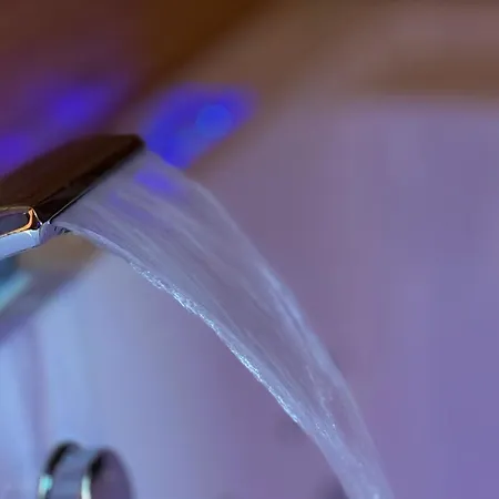 Domek alpejski The Wooden Village - By Nemercka Përmet