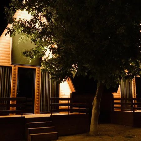 בקתה The Wooden Village - By Nemercka Përmet