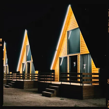 Domek alpejski The Wooden Village - By Nemercka Përmet